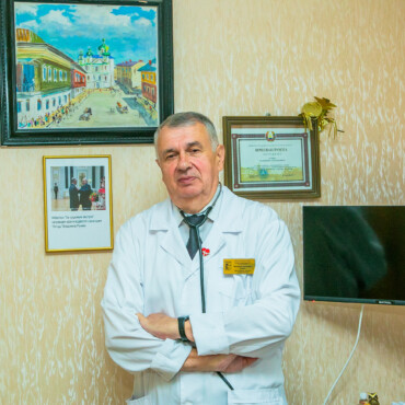 Врач кардиолог, кандидат медицинских наук Руммо Владимир Евгеньевич Сотрудники